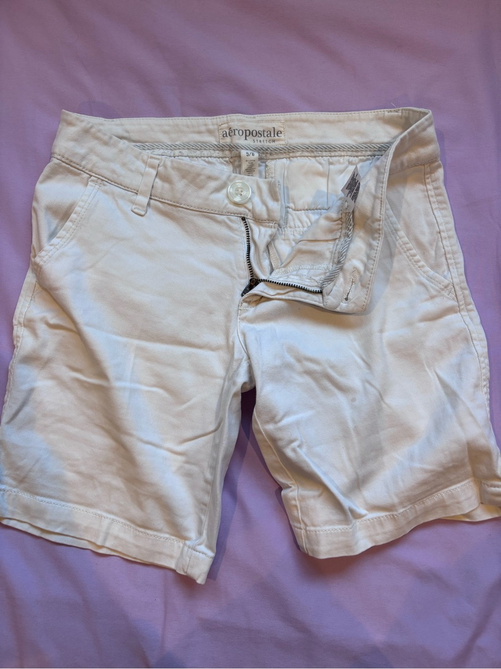 White Aeropostale shorts